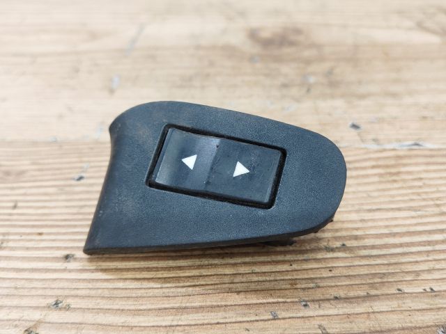 bontott FIAT STILO Jobb első Ablakemelő Kapcsoló