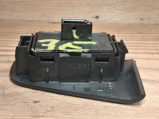 bontott FIAT STILO Jobb első Ablakemelő Kapcsoló