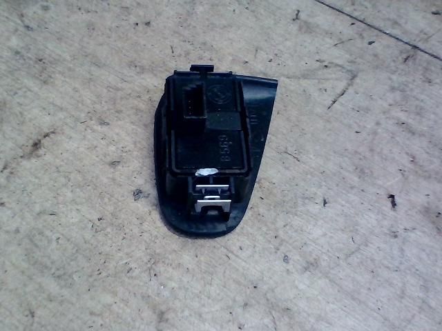 bontott FIAT STILO Jobb első Ablakemelő Kapcsoló