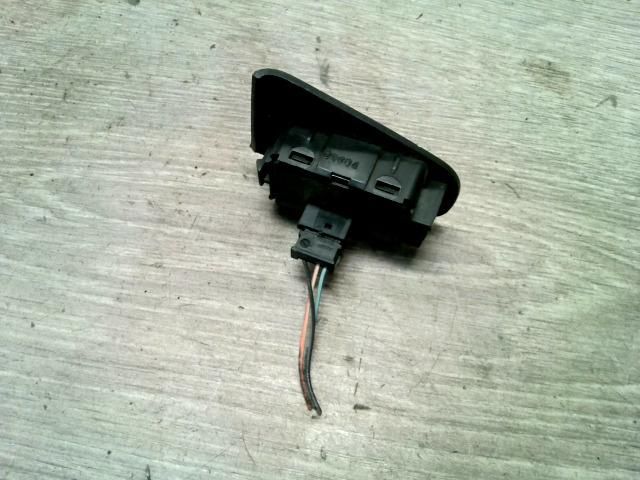 bontott FIAT STILO Jobb első Ablakemelő Kapcsoló