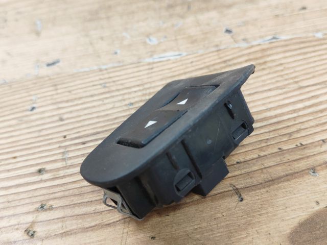 bontott FIAT STILO Jobb első Ablakemelő Kapcsoló