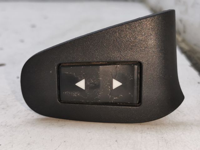 bontott FIAT STILO Jobb első Ablakemelő Kapcsoló