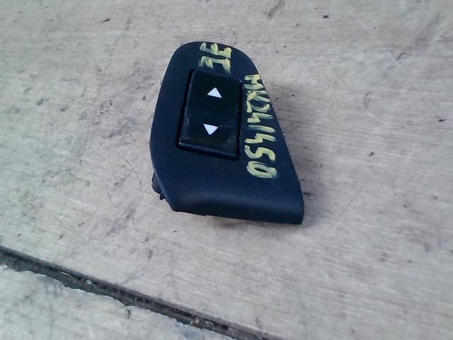 bontott FIAT STILO Jobb első Ablakemelő Kapcsoló