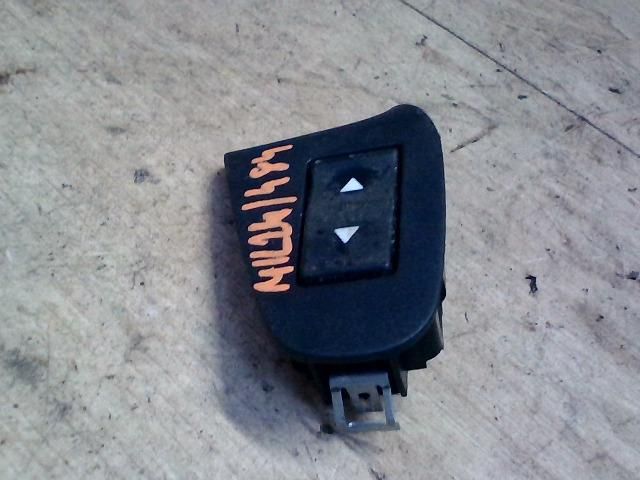 bontott FIAT STILO Jobb első Ablakemelő Kapcsoló