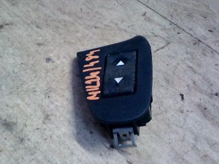 bontott FIAT STILO Jobb első Ablakemelő Kapcsoló