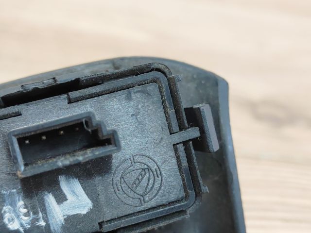 bontott FIAT STILO Jobb első Ablakemelő Kapcsoló