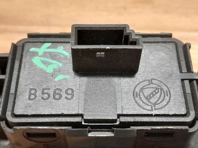 bontott FIAT STILO Jobb első Ablakemelő Kapcsoló