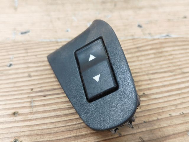 bontott FIAT STILO Jobb első Ablakemelő Kapcsoló