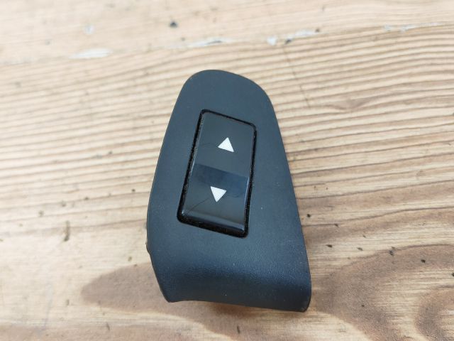 bontott FIAT STILO Jobb első Ablakemelő Kapcsoló