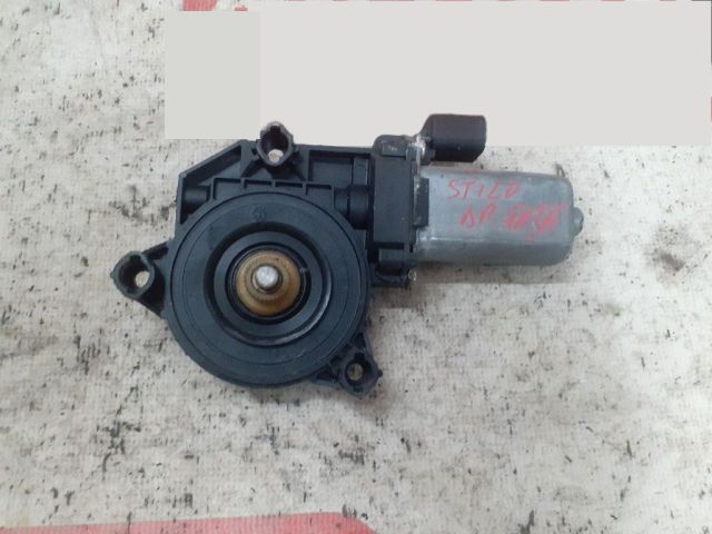 bontott FIAT STILO Jobb első Ablakemelő Motor