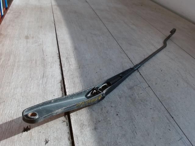 bontott FIAT STILO Jobb első Ablaktörlő Kar