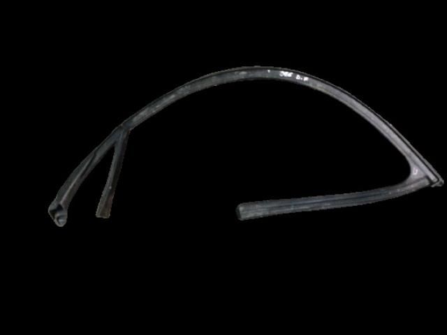 bontott FIAT STILO Jobb első Ablakvezető Gumi