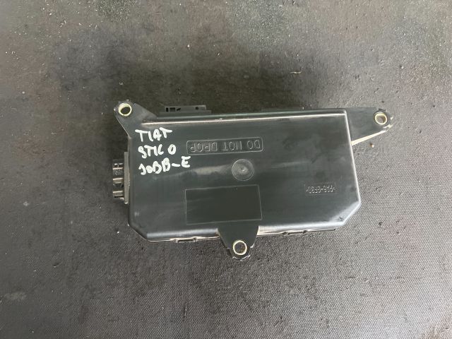 bontott FIAT STILO Jobb első Ajtó Vezérlőegység