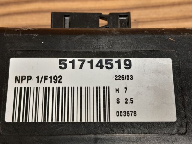 bontott FIAT STILO Jobb első Ajtó Vezérlőegység