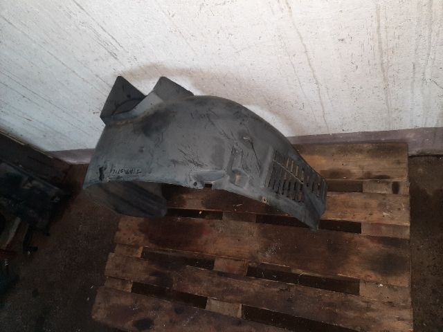 bontott FIAT STILO Jobb első Első Dobbetét (Kerékjárati, Műanyag)