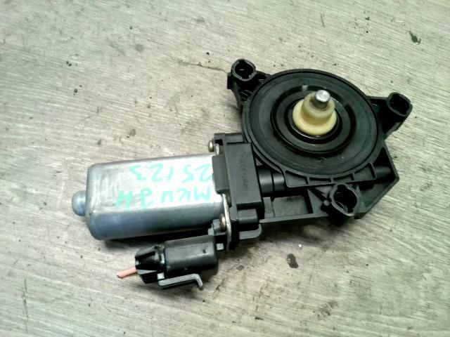 bontott FIAT STILO Jobb hátsó Ablakemelő Motor