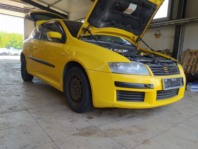 bontott FIAT STILO Kürt