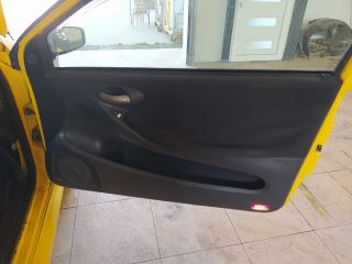 bontott FIAT STILO Motorháztető Nyitó Kar / Gomb