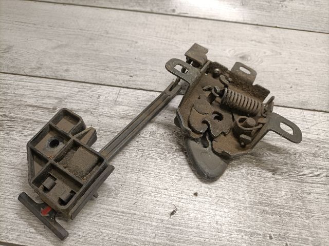 bontott FIAT STILO Motorháztető Zárszerkezet