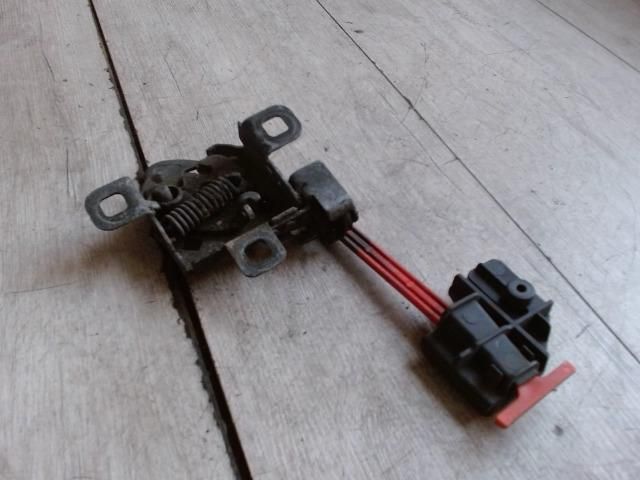 bontott FIAT STILO Motorháztető Zárszerkezet