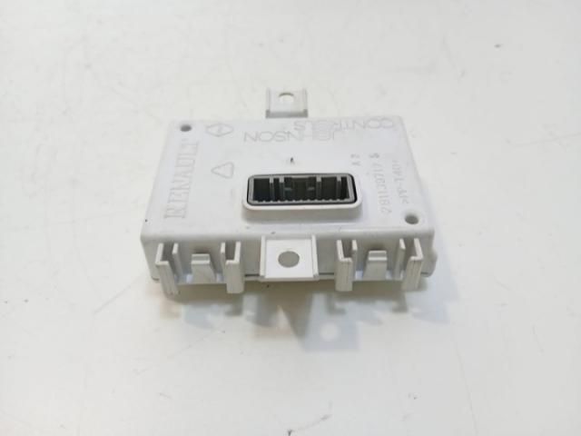 bontott FIAT TALENTO Elektronika (Magában)