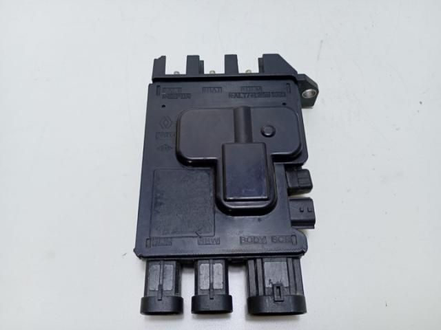 bontott FIAT TALENTO Feszültségszabályzó