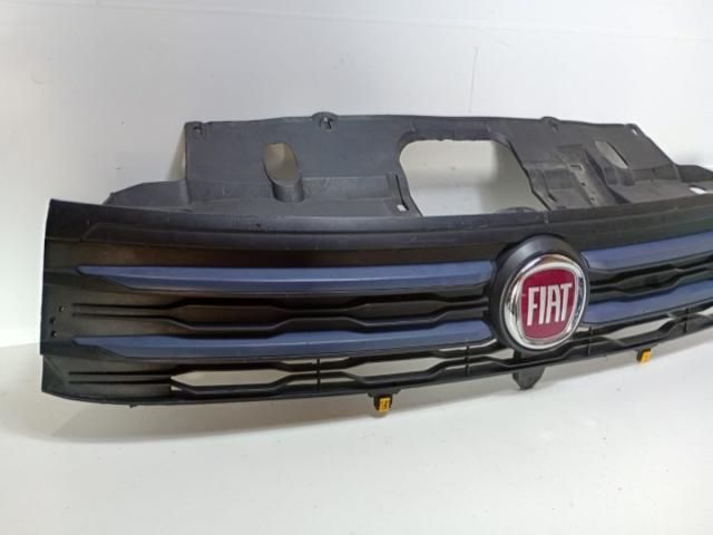 bontott FIAT TALENTO Hűtőrács