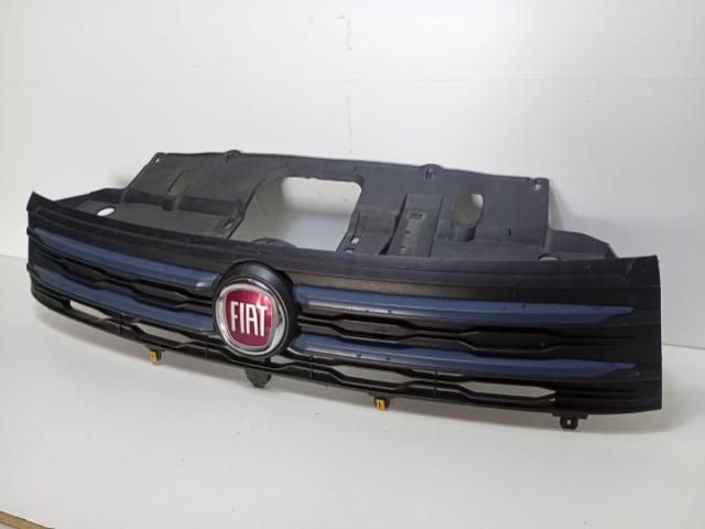 bontott FIAT TALENTO Hűtőrács