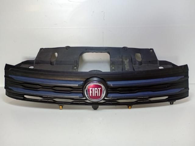 bontott FIAT TALENTO Hűtőrács