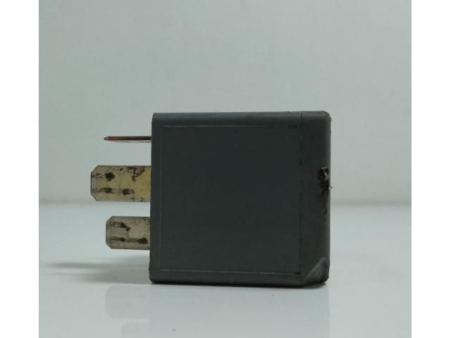 bontott FIAT TALENTO Relé