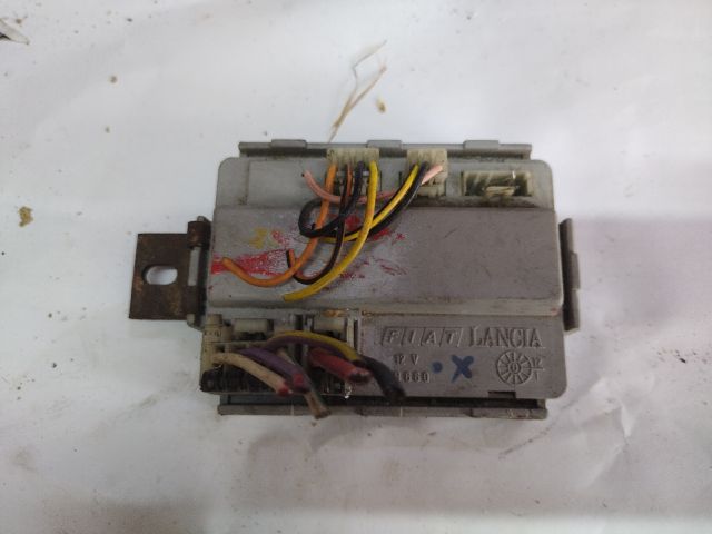 bontott FIAT TEMPRA Bal első Ablakemelő Elektronika