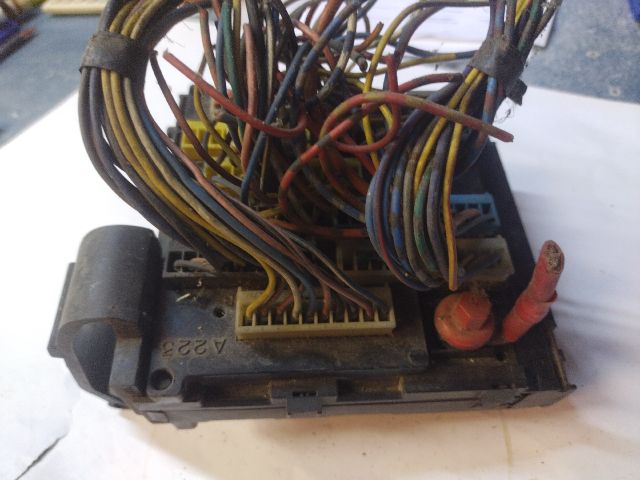 bontott FIAT TEMPRA Biztosítéktábla Utastér