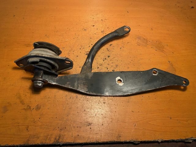 bontott FIAT TEMPRA Motor Tartó Bak (Fém)