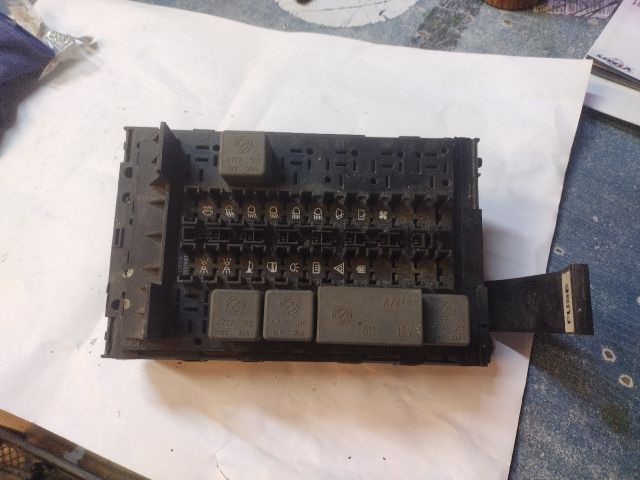 bontott FIAT TIPO Biztosítéktábla Utastér