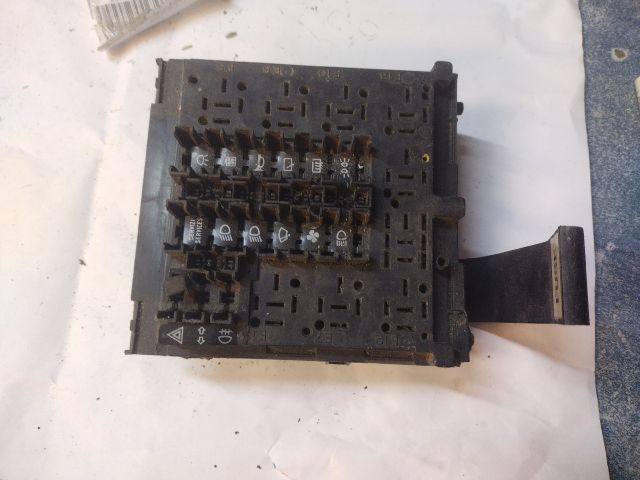 bontott FIAT TIPO Biztosítéktábla Utastér