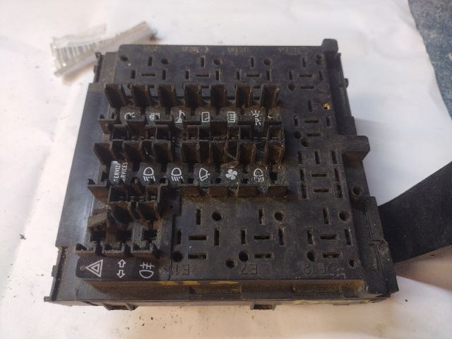 bontott FIAT TIPO Biztosítéktábla Utastér