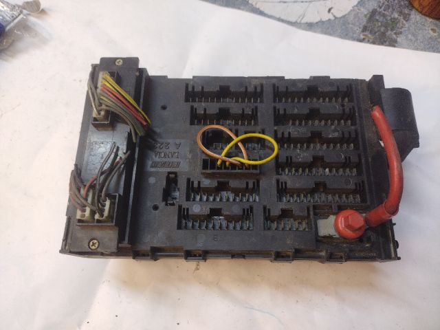 bontott FIAT TIPO Biztosítéktábla Utastér