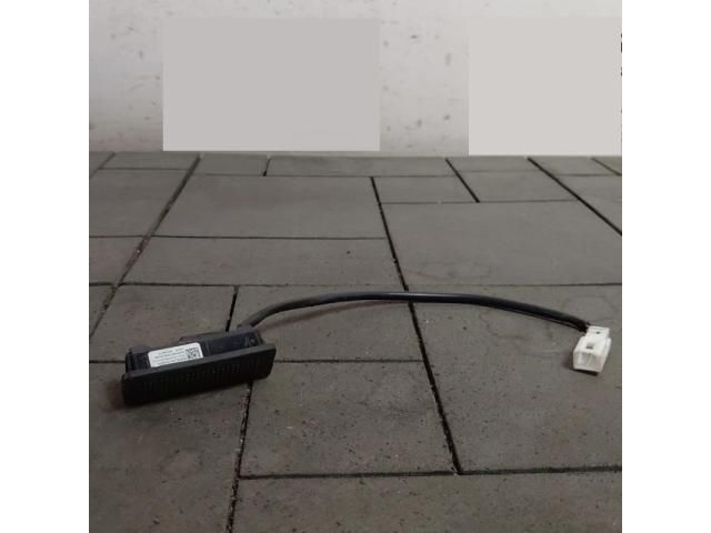 bontott FIAT TIPO Csomagtér Nyitó Kar / Gomb