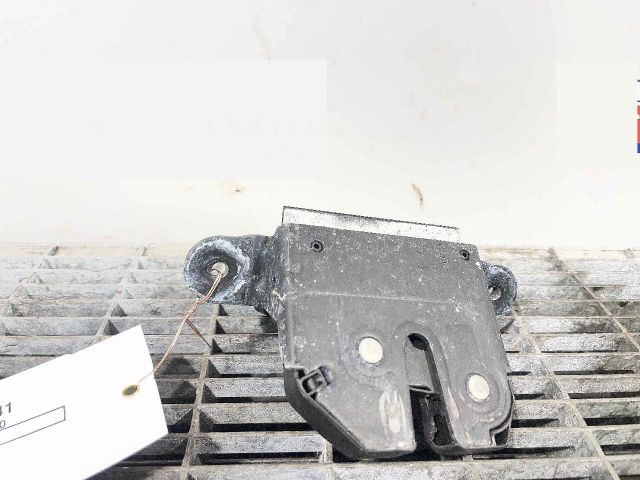 bontott FIAT TIPO Csomagtérajtó Ütköző