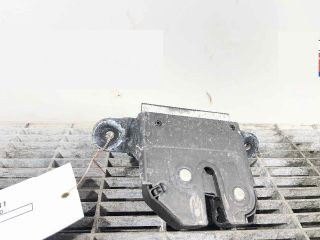 bontott FIAT TIPO Csomagtérajtó Ütköző