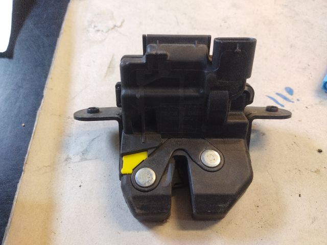 bontott FIAT TIPO Csomagtérajtó Zárszerkezet