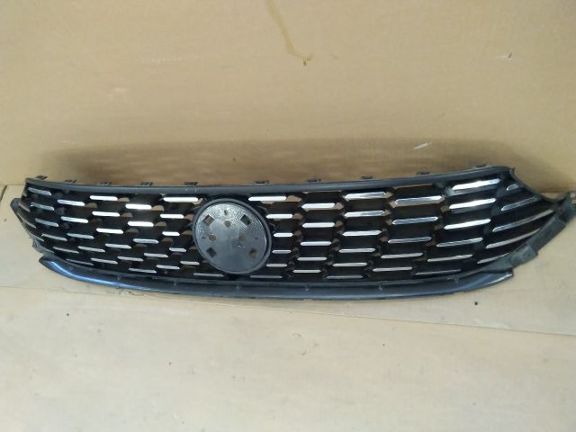 bontott FIAT TIPO Első Lökhárító Alsó Középső Díszrács