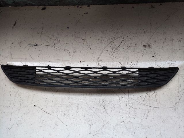 bontott FIAT TIPO Első Lökhárító Alsó Középső Díszrács