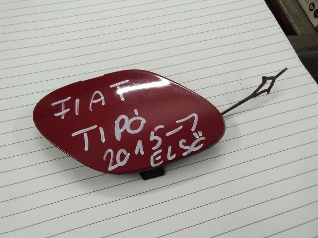 bontott FIAT TIPO Első Vonószem Burkolat