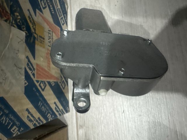 bontott FIAT TIPO Hátsó Ablaktörlő Motor