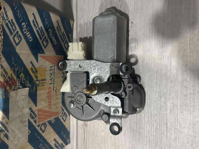 bontott FIAT TIPO Hátsó Ablaktörlő Motor