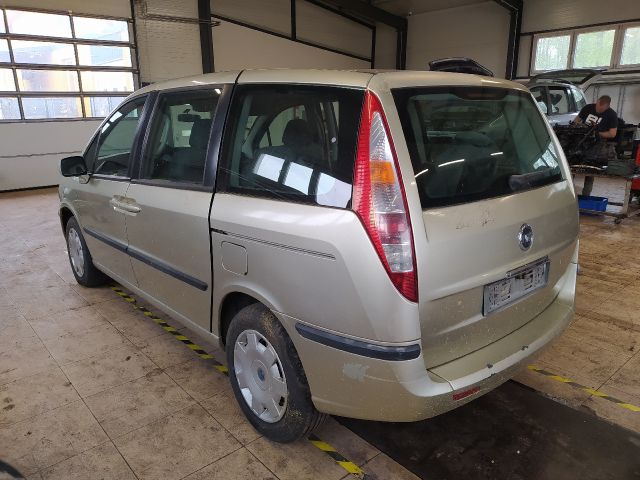 bontott FIAT ULYSSE Csomagtérajtó Burkolat Felső