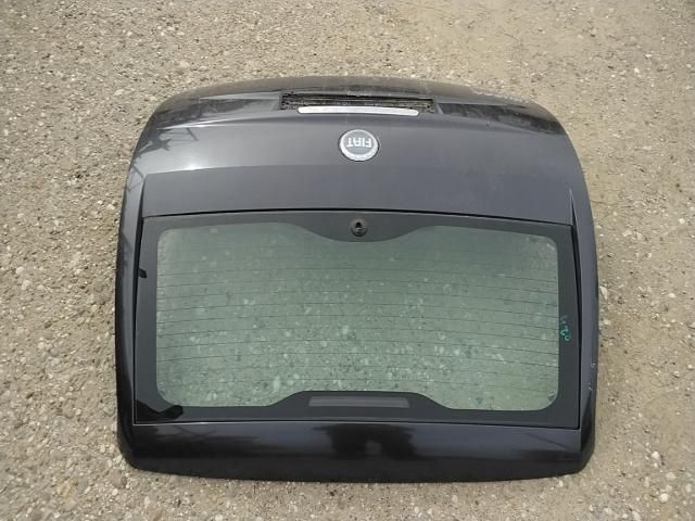 bontott FIAT ULYSSE Csomagtérajtó (Részeivel)