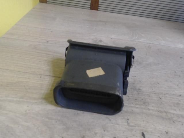 bontott FIAT ULYSSE Középső Szellőző