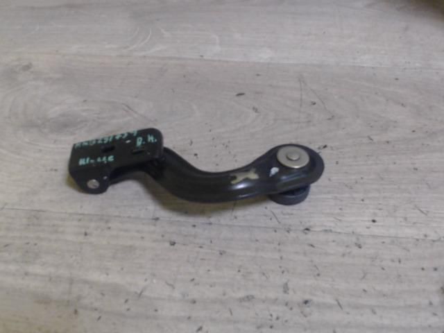 bontott FIAT ULYSSE Tolóajtó Sín Görgő